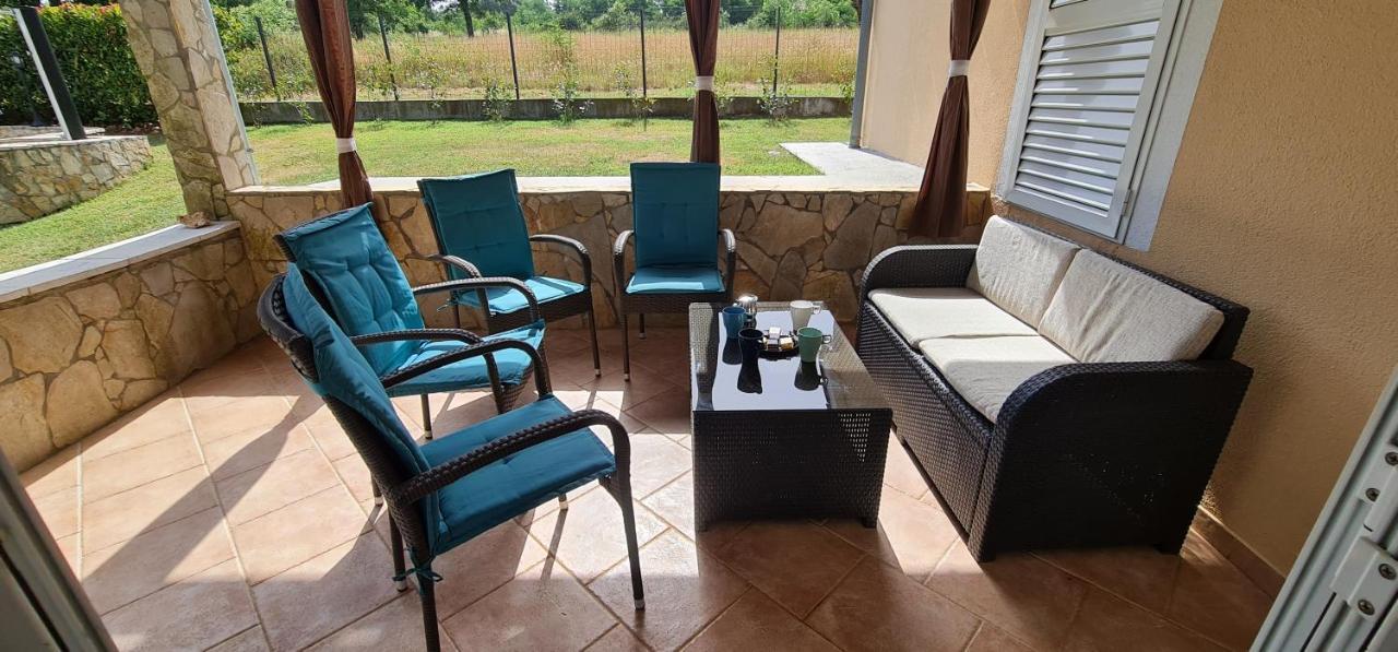 Sunny Garden Villa With Pool Loborika Ngoại thất bức ảnh