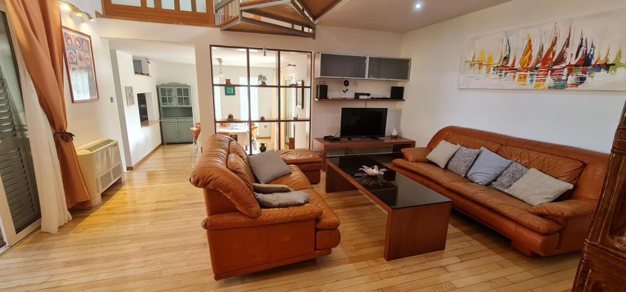 Sunny Garden Villa With Pool Loborika Ngoại thất bức ảnh